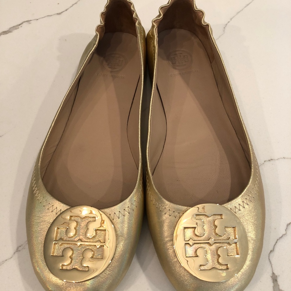 Tory Burch....Gold w/gold Logo Reva Flats...8
